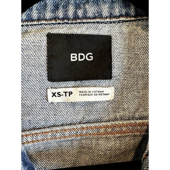 Gently Used BDG Embroidered Flamingo Denim Jacket XS - Picture 3 of 7
